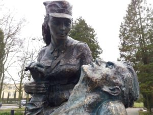 Read more about the article Sanitariuszka została wybrana REGIObohaterką. Nazwą jej imieniem pociąg