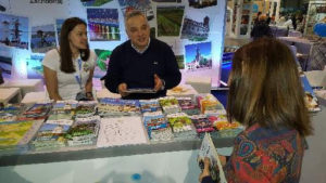 Read more about the article Promocja miasta. Goście targów turystycznych w Poznaniu rozwiązywali krzyżówkę o Kołobrzegu