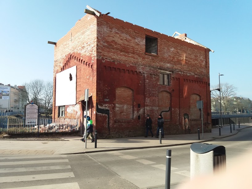 You are currently viewing Nie uda się uratować starej elektrowni wodnej przy ul. Kamiennej. Budynek zostanie rozebrany