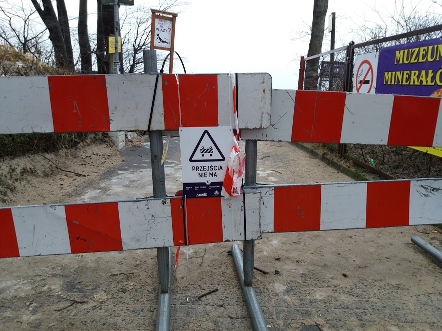 You are currently viewing Zejście na plażę zachodnią przed sezonem? Niestety, sprawa się komplikuje