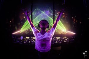 Read more about the article Gwiazda XV Sunrise Festival zapowiada aż trzygodzinny set! (+line up)