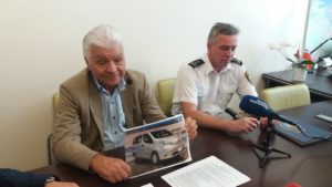 Read more about the article Pierwszy radiowóz elektryczny w mieście – w dzień na patrole, w nocy podłączony do zwykłego gniazdka