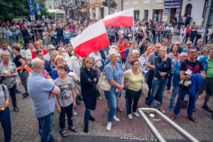 Read more about the article Ludzie opuszczają zachodniopomorski KOD. Co zrobią kołobrzeżanie?