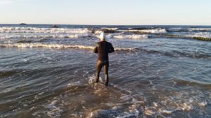 Read more about the article Sebastian Karaś wypłynął o godz. 19.09. Przed nim 100 km wpław w kierunku wyspy Bornholm (+wideo)