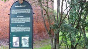 Read more about the article Tablice przy zabytkach zostaną odnowione. Kiedy? Jak najszybciej