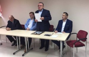 Read more about the article Wieloletni dyrektor MECu odchodzi