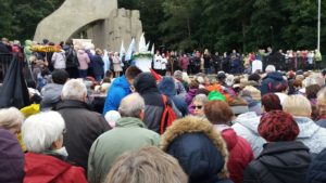 Read more about the article Różaniec do Granic: setki kołobrzeżan modliło się o pokój (+zdjęcia, wideo)