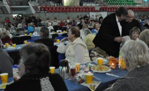 Read more about the article Poniedziałek, hala Milenium, Wigilia dla Samotnych, godz. 15, wstęp wolny