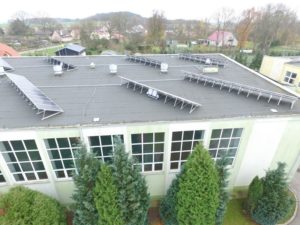 Read more about the article Szkoła w Drzonowie produkuje energię ze słońca