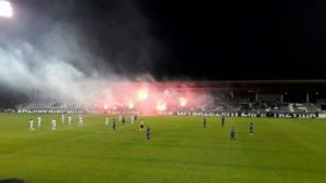 Read more about the article Wojewoda zamknie stadion Kotwicy? Decyzja na dniach