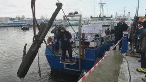 Read more about the article Wyciągnęli na brzeg armatę Schneider