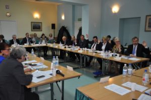 Read more about the article Budżet powiatu kołobrzeskiego: oświata i długo, długo nic