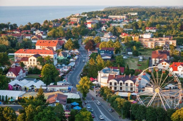 You are currently viewing Ponad 2 mln zł dla gminy Ustronie Morskie za wysoką liczbę mieszkańców zaszczepionych przeciwko Covid-19