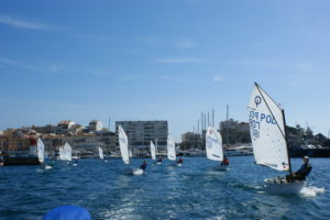 Read more about the article Nasi mali żeglarze rozpoczęli sezon nad Morzem Śródziemnym