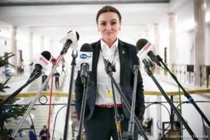 Read more about the article Kołobrzeżanka asystentką wicemarszałka Sejmu. „Z aparatem fotograficznym widzę więcej”