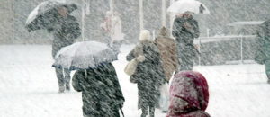 Read more about the article W nocy ma sypać śnieg. Może go napadać od 5 do 8 cm