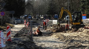 Read more about the article Dobra pogoda cieszy drogowców. Pozwala nadrobić zaległości