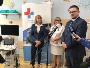 Read more about the article WOŚP wsparł kołobrzeski szpital drogim sprzętem. Wkrótce dojadą jeszcze łóżka