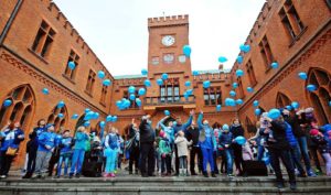 Read more about the article W niedzielę Kołobrzeski Dzień Niebieski przed ratuszem