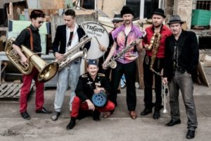 Read more about the article Przedstawiamy kolejną gwiazdę majówki – Tsigunz Fanfara Avantura (+ official wideo)