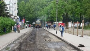 Read more about the article Roboty drogowe w centrum uzdrowiska. Dotkliwe utrudnienia w ruchu samochodów