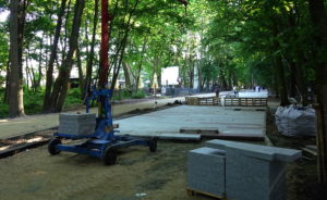 Read more about the article Promenada w dzielnicy uzdrowiskowej. Około 100 metrów do celu. Termin mija 30 czerwca (+zdjęcia)