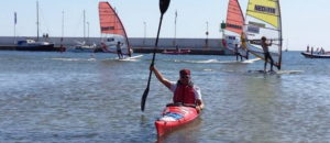 Read more about the article Jutro spotkanie z podróżnikiem Dominikiem Dobrowolskim. Każdy będzie mógł spróbować jak się pływa morskim kajakiem