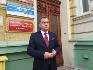 Read more about the article Kołobrzeski Sanepid wciąż bez dyrektora. Starosta ponawia wniosek o powołanie Włodzimierza Wróbla