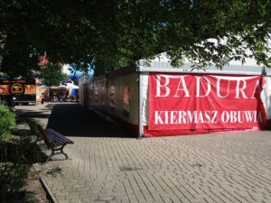 Read more about the article Czy to jest właściwe miejsce na tak duży namiot handlowy?