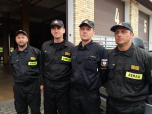 Read more about the article Strażacy, którzy pomagali gasić pożary w Szwecji, wrócili do domu. Trzy dni urlopu i w piątek służba (wideo)