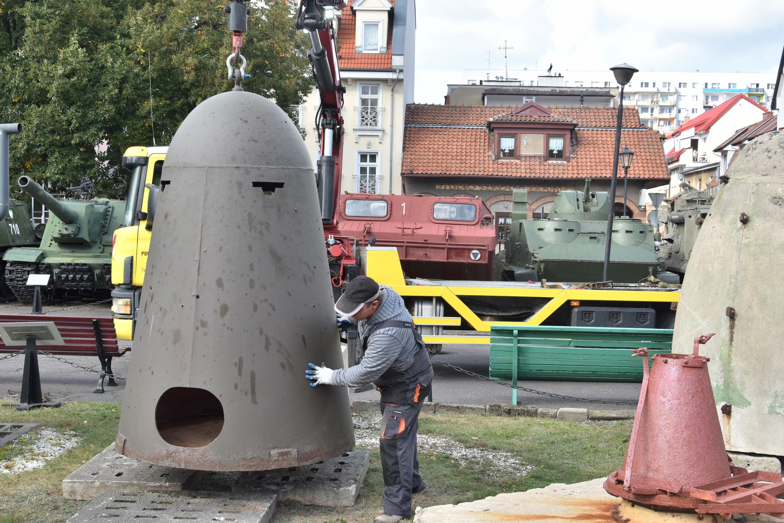 You are currently viewing Schron przeciwodłamkowy trafił do kołobrzeskiego muzeum. „To absolutny rarytas!” (+zdjęcia)