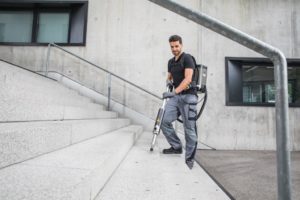 Read more about the article Wyczyszczą deptak przy molo z gum do żucia i plam po jedzeniu. Przy okazji będzie można wykonać darmowe badanie spirometryczne