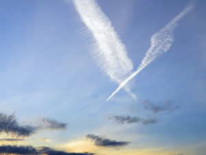 Read more about the article Sobota, Gallery San, wernisaż wystawy „Pejzaż horyzontalny czyli Moje Nieba”, godz. 11, wstęp wolny