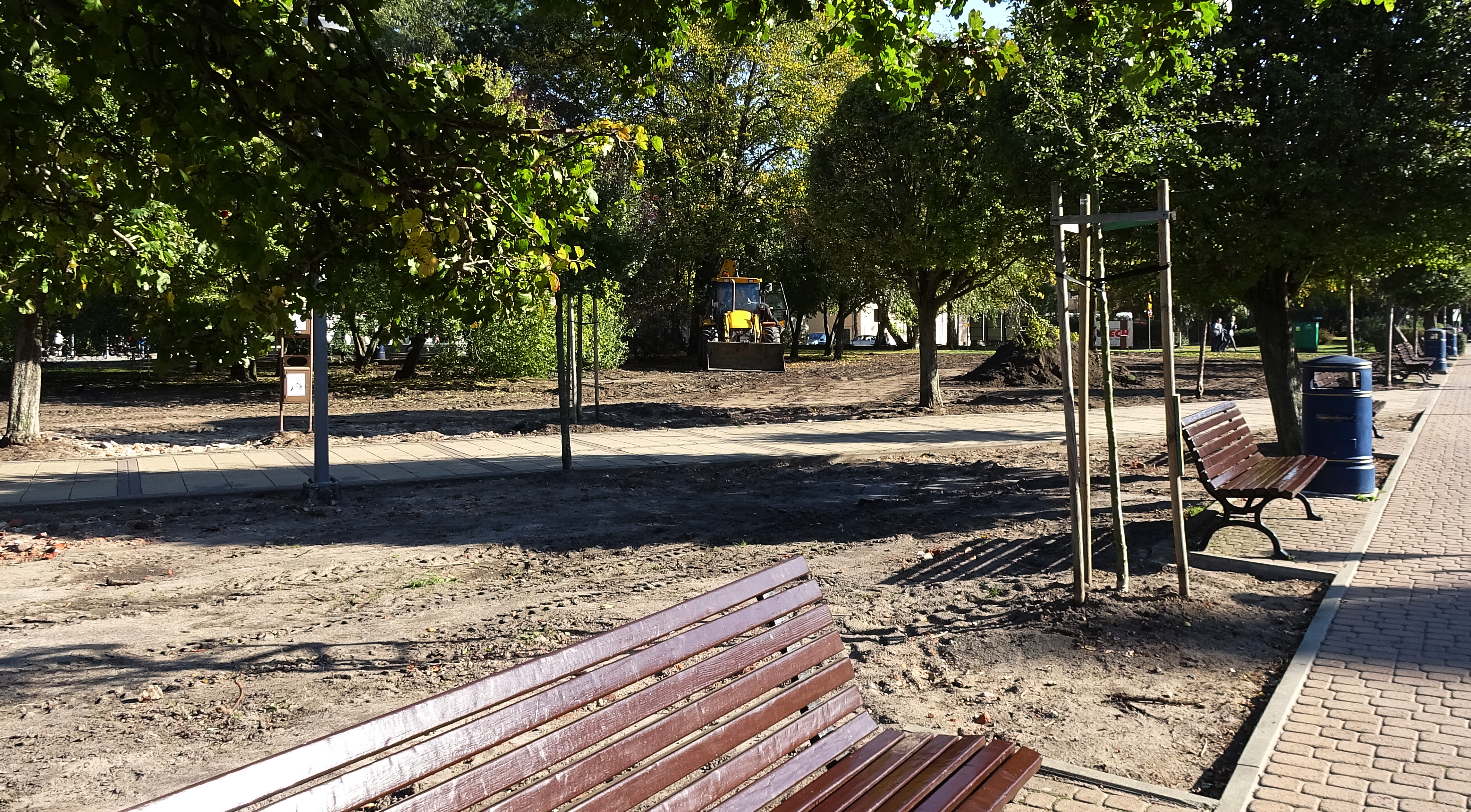 You are currently viewing Na zlecenie miasta ze Skweru Pionierów zniknął trawnik