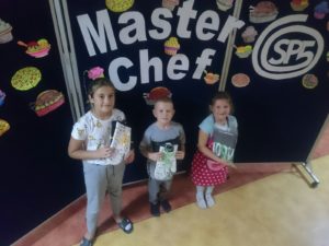 Read more about the article Kulinarna nocka w szkole. Kto został MasterChefem „Piątki”?