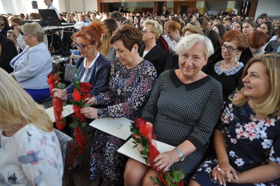 You are currently viewing Dzień Edukacji Narodowej. Nagrody dla wyróżniających się nauczycieli i dyrektorów szkół