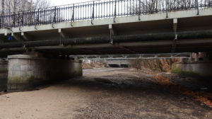 Read more about the article Poziom wody w Bałtyku na wysokości Kołobrzegu najniższy od niemal 40 lat. Kanał Drzewny „wysechł”