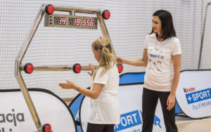 Read more about the article Interaktywny świat sportu na lekcjach WFu z Moniką Pyrek. Mistrzyni przyjedzie do Kołobrzegu w poniedziałek