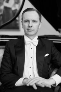 Read more about the article Niedziela, RCK, recital fortepianowy w rocznicę odzyskania niepodległości, godz. 18, bezpłatne wejściówki