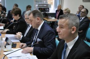 Read more about the article Rada Powiatu uchwaliła budżet na 2019r. Ponad połowa wydatków na oświatę