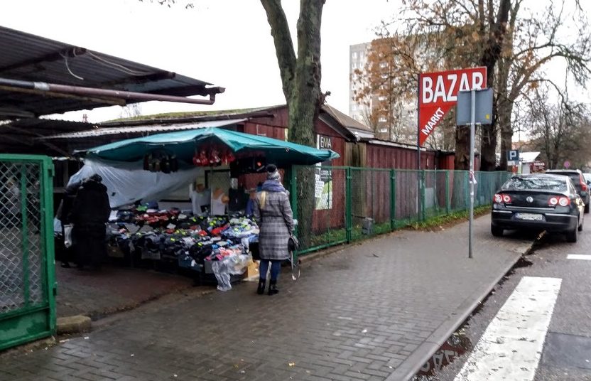 You are currently viewing Bazar przy ul. Okopowej jeszcze przez trzy lata. „Nie ma kolizji z planowaną obwodnicą”