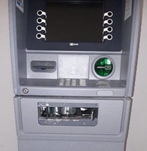 Read more about the article Próbowali okraść bankomat. Nie dali rady