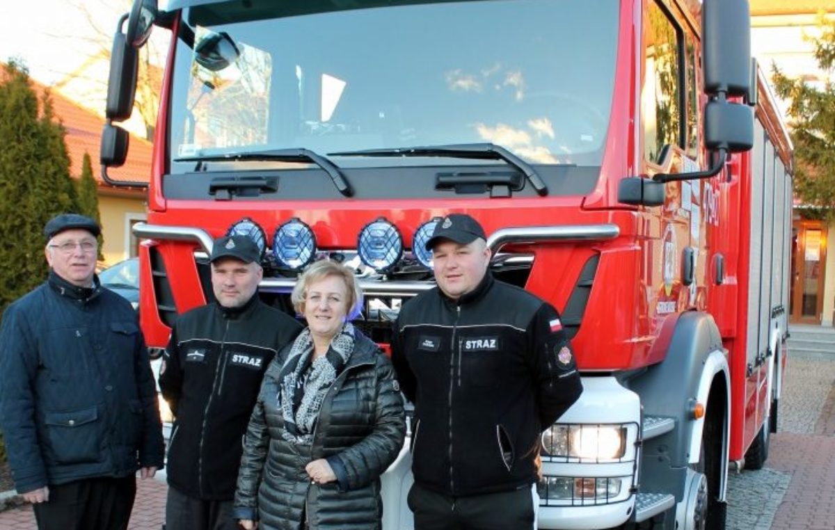 Nowa duma strażaków z Ustronia Morskiego ciężki wóz