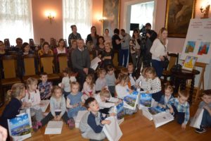 Read more about the article Dzieci malowały „Zabytki wokół nas”. Wyniki konkursu plastycznego