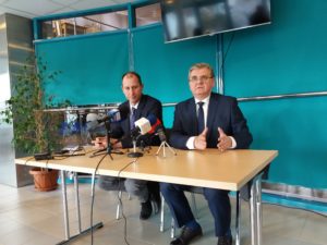 Read more about the article Europoseł PiS Czesław Hoc: Wkroczenie urzędników do szkół umniejsza rolę nauczycieli (wideo)