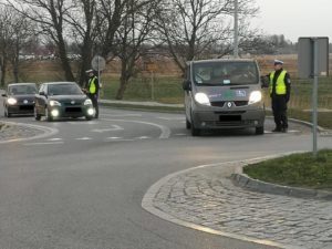 Read more about the article Kolejni kierowcy na podwójnym gazie. Rekordzista miał ponad dwa promile w organizmie