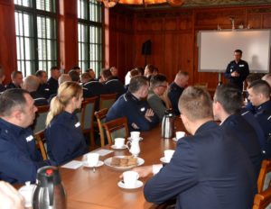 Read more about the article Dwóch policjantów z Kołobrzegu w gronie wyróżnionych przez Komendanta Głównego Policji