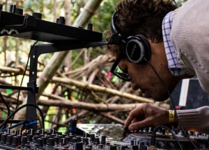 Read more about the article Czy w mieście stanie konsola do miksowania muzyki? W budżecie miasta nie ma na to pieniędzy, ale jest inny sposób