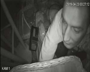 Read more about the article Komunikat: Policja poszukuje tego mężczyzny za kradzież zegarków