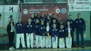 Read more about the article Kołobrzeska szkoła Taekwon-Do rozbiła bank z medalami. Aż 16 krążków na jednych Mistrzostwach!